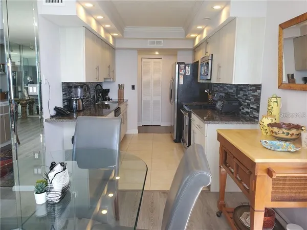 $6,000 | 1050 Longboat Club Road, Unit 1006, Longboat Key, FL 34228