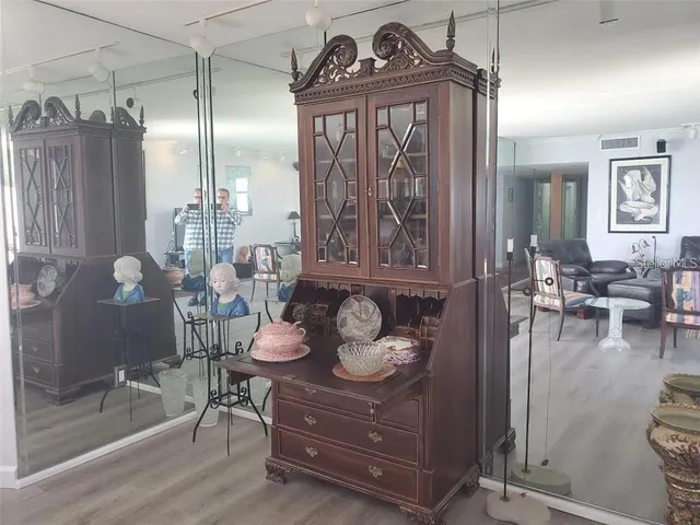 $6,000 | 1050 Longboat Club Road, Unit 1006, Longboat Key, FL 34228