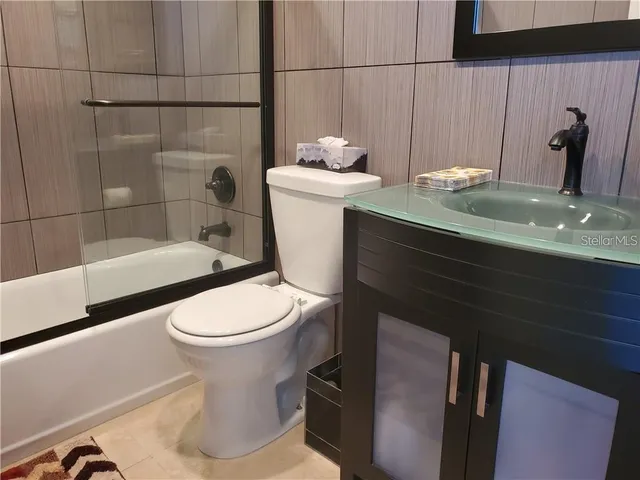 $6,000 | 1050 Longboat Club Road, Unit 1006, Longboat Key, FL 34228