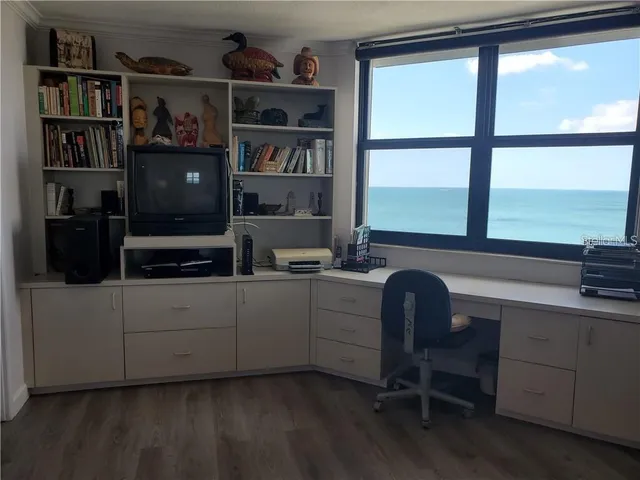 $6,000 | 1050 Longboat Club Road, Unit 1006, Longboat Key, FL 34228