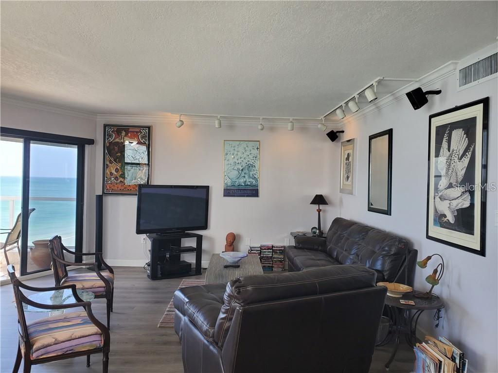 1050 Longboat Club Road, Unit 1006 Longboat Key, FL 34228 - Photo 9 of 41