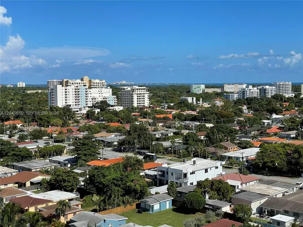 $3,000 | 3000 Coral Way, Unit 1402, Miami, FL 33145
