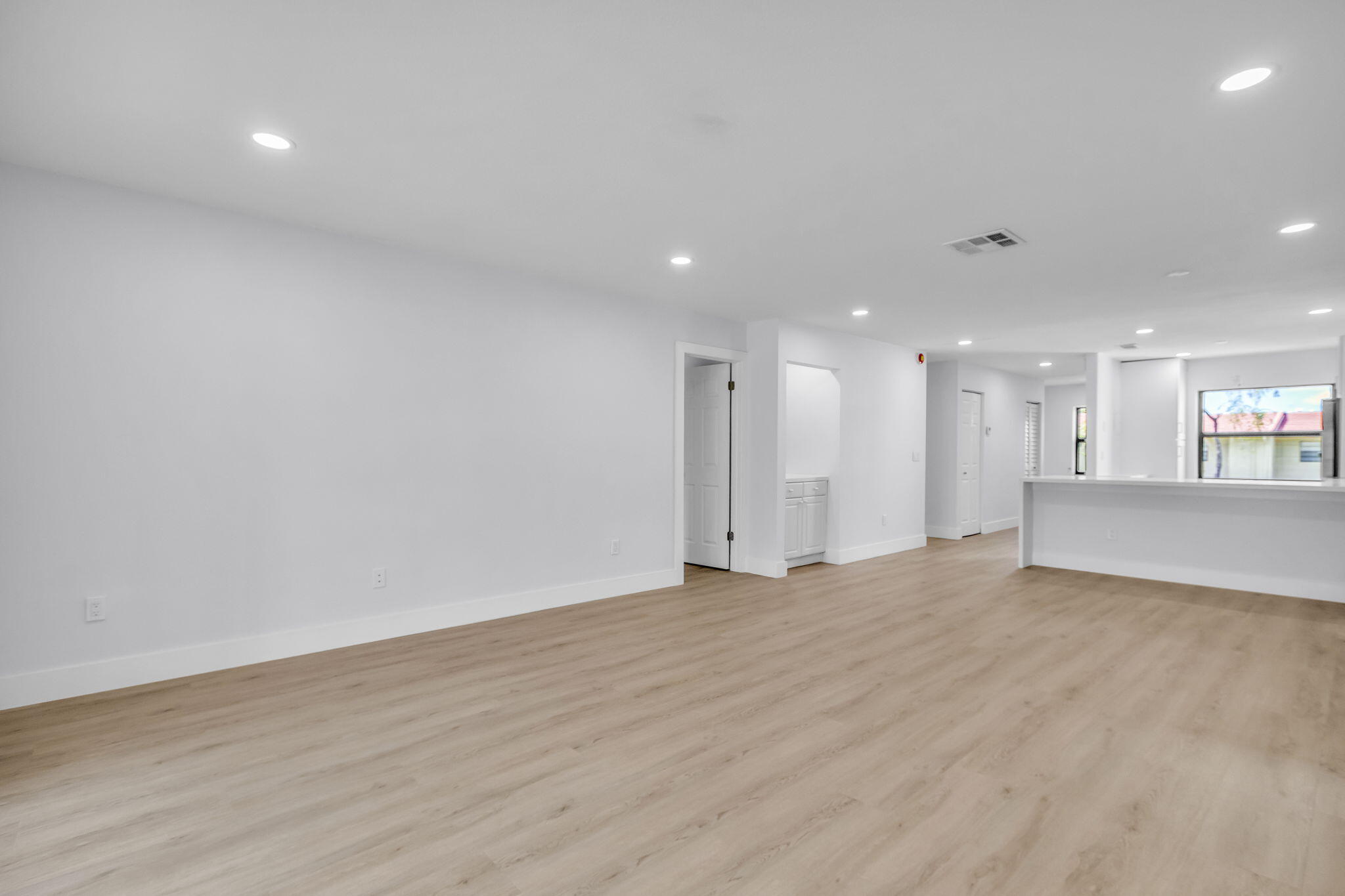 8535 Casa Del Lago, Unit F Boca Raton, FL 33433 - Photo 2 of 42 26-web-or-mls-IMG_4806