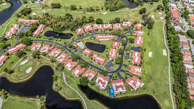 $320,000 | 8535 Casa Del Lago, Unit F, Boca Raton, FL 33433