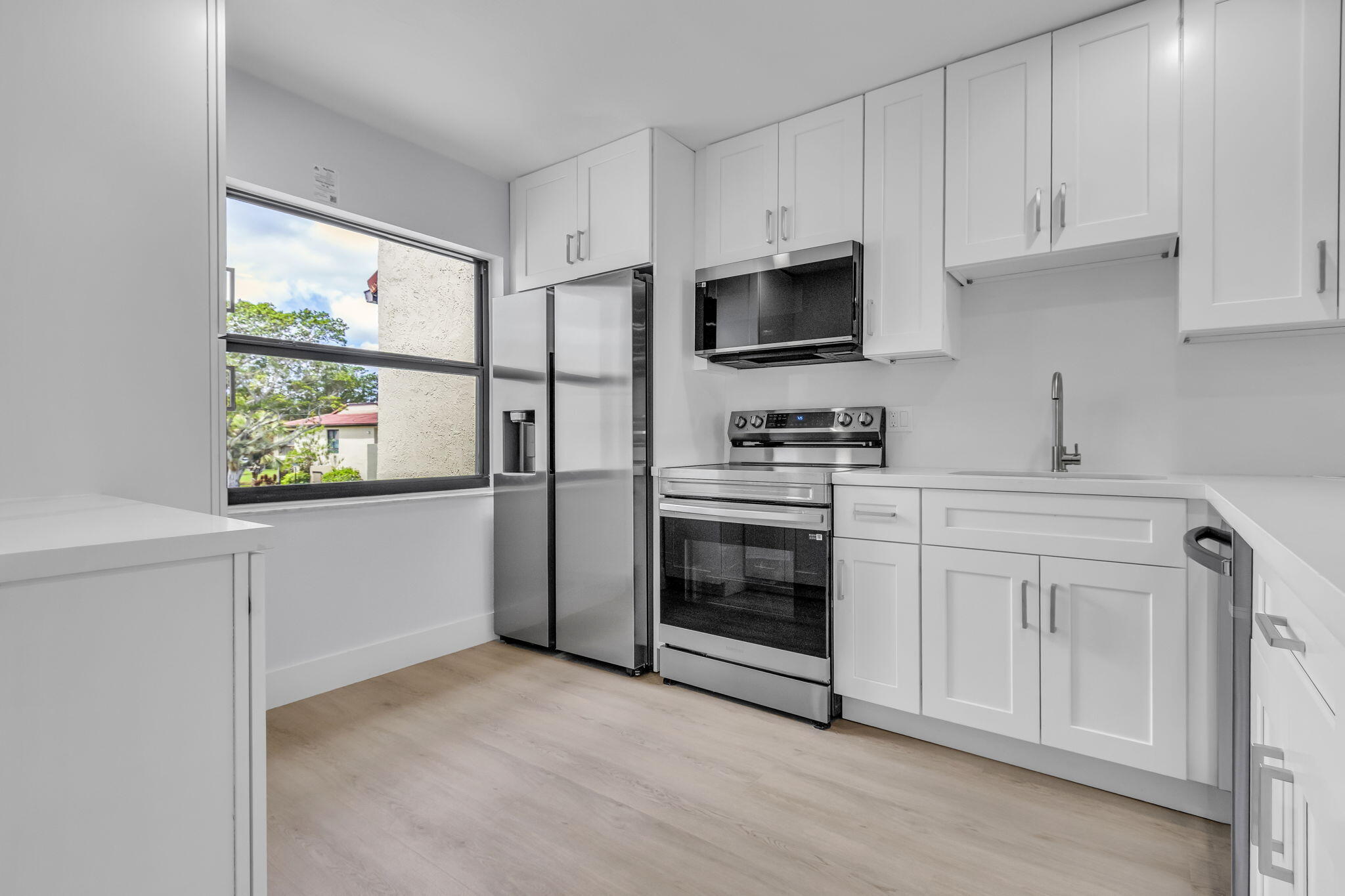 8535 Casa Del Lago, Unit F Boca Raton, FL 33433 - Photo 6 of 42 29-web-or-mls-IMG_4815