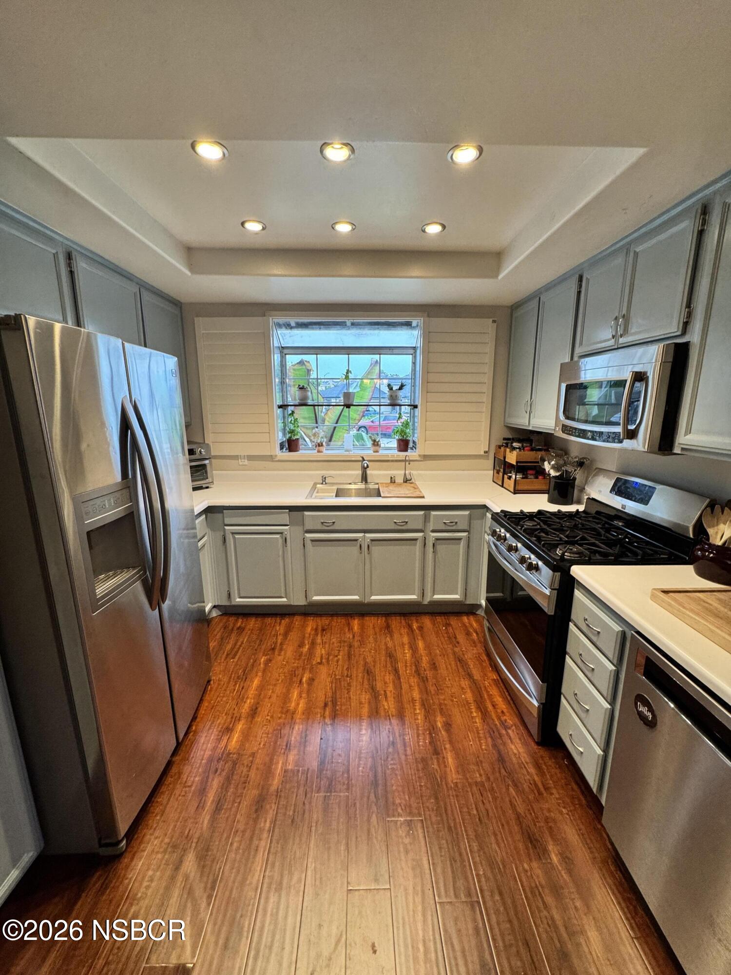 4191 Morning Ridge Road Santa Maria, CA 93455 - Photo 4 of 31 Kitchen