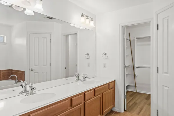 $2,100 | 789 Kingfisher Lane, Leander, TX 78641