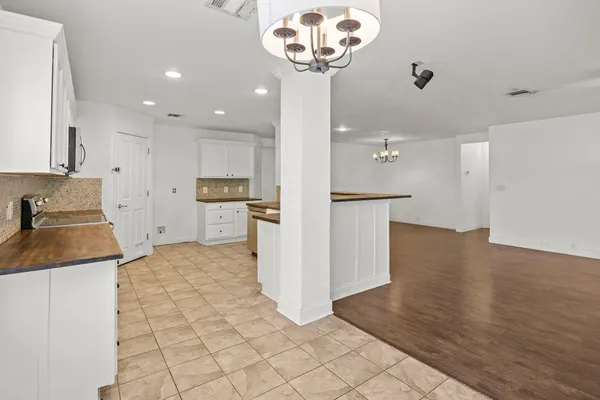 $2,100 | 789 Kingfisher Lane, Leander, TX 78641