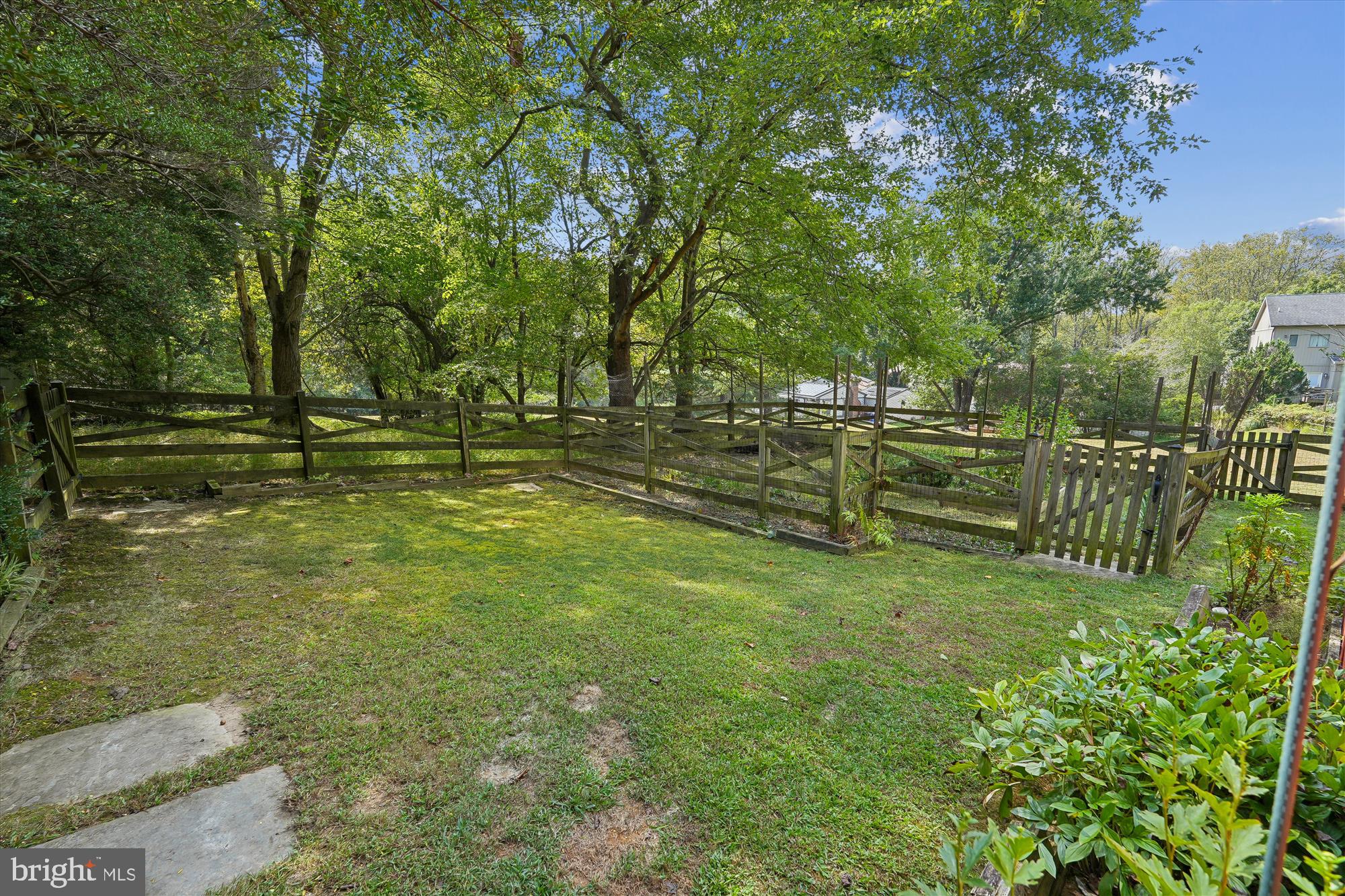 14908 Chestnut Ridge Court North Potomac, MD 20878 - Photo 10 of 68 Back Yard