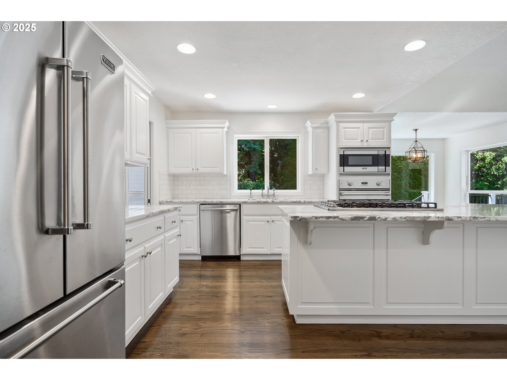 12723 Southwest Adrian Court Lake Oswego, OR 97034 - Photo 15 of 48