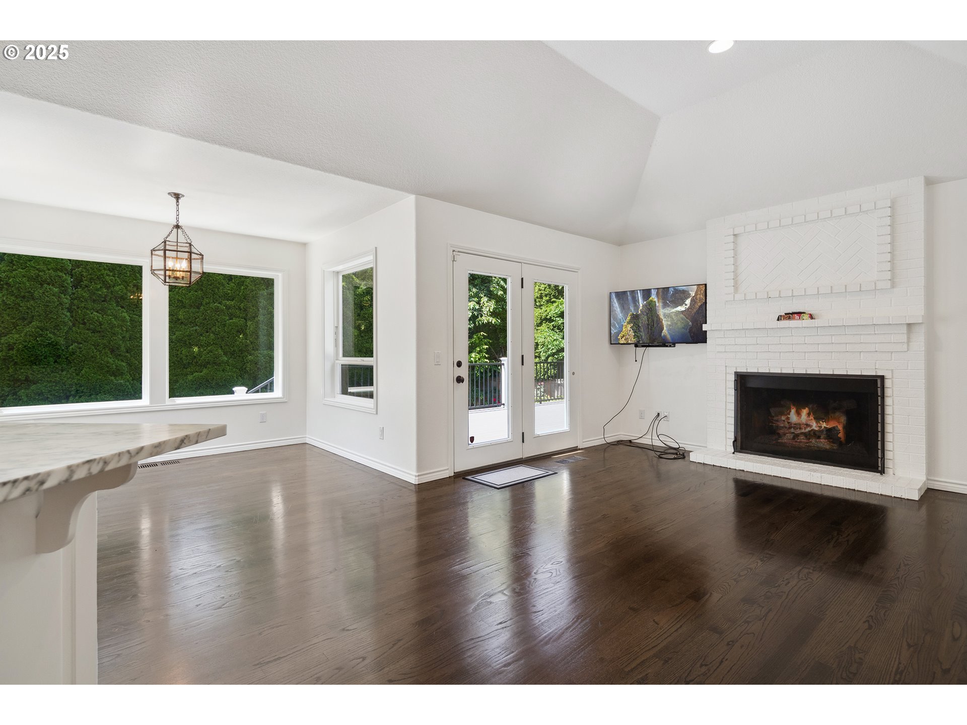 12723 Southwest Adrian Court Lake Oswego, OR 97034 - Photo 19 of 48