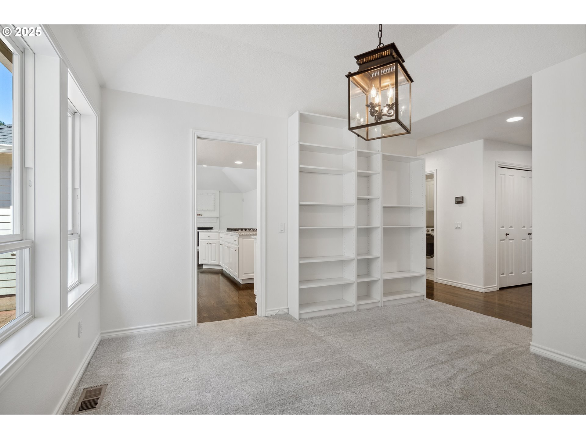 12723 Southwest Adrian Court Lake Oswego, OR 97034 - Photo 22 of 48