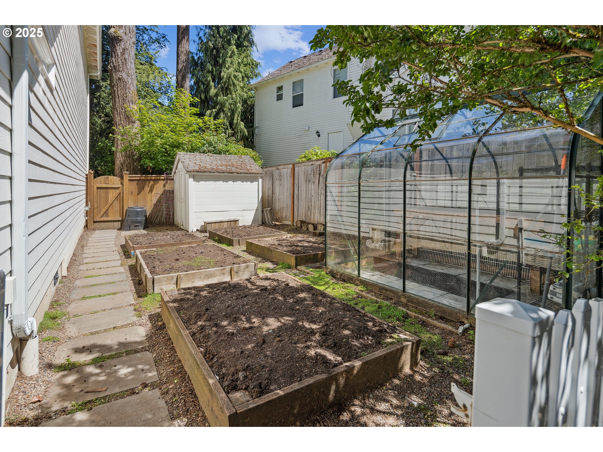 12723 Southwest Adrian Court Lake Oswego, OR 97034 - Photo 44 of 48