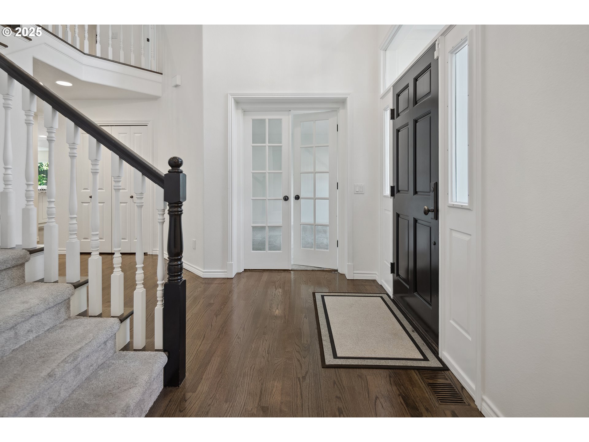 12723 Southwest Adrian Court Lake Oswego, OR 97034 - Photo 5 of 48