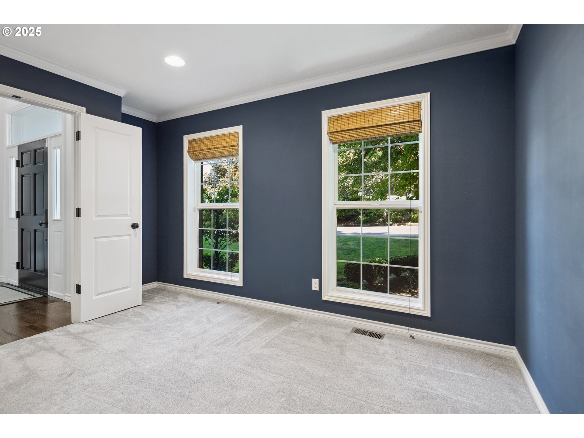 12723 Southwest Adrian Court Lake Oswego, OR 97034 - Photo 10 of 48