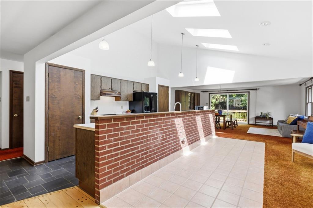 9531 Orchard Road Pittsburgh, PA 15237 - Photo 2 of 46 Gallery Image 2