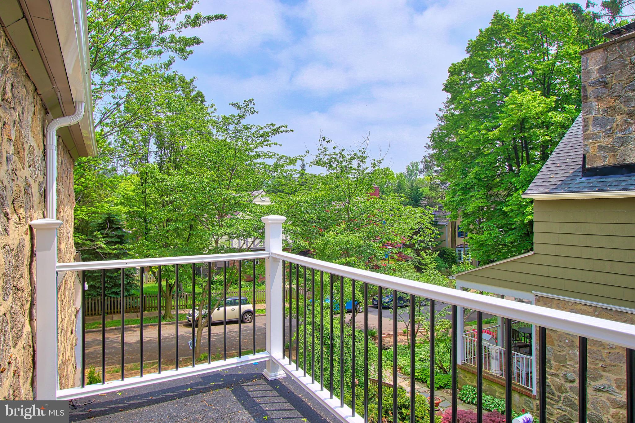 301 West Cold Spring Lane Baltimore, MD 21210 - Photo 35 of 38 a view of a balcony