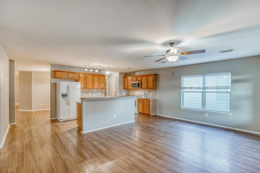 12114 English Brook Circle Humble, TX 77346 - Photo 5 of 16