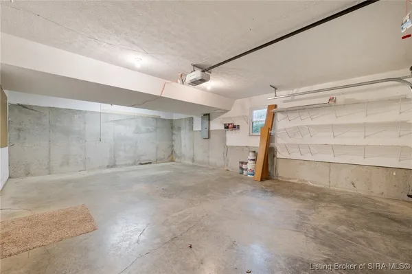 $299,900 | 4509 Chris Court, New Albany, IN 47150