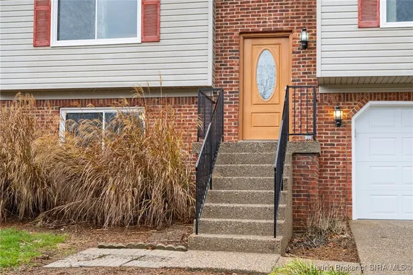 $299,900 | 4509 Chris Court, New Albany, IN 47150