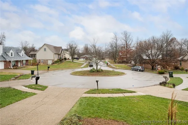 $299,900 | 4509 Chris Court, New Albany, IN 47150