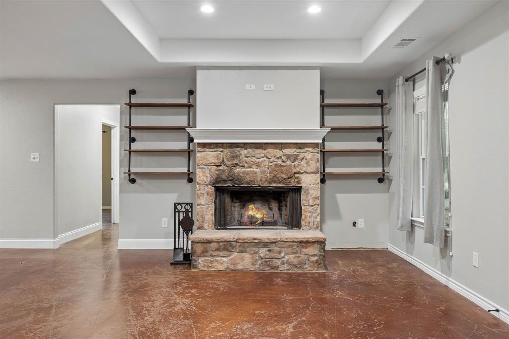 1382 Rogers Road Newark, TX 76071 - Photo 8 of 31 Gallery Image 8