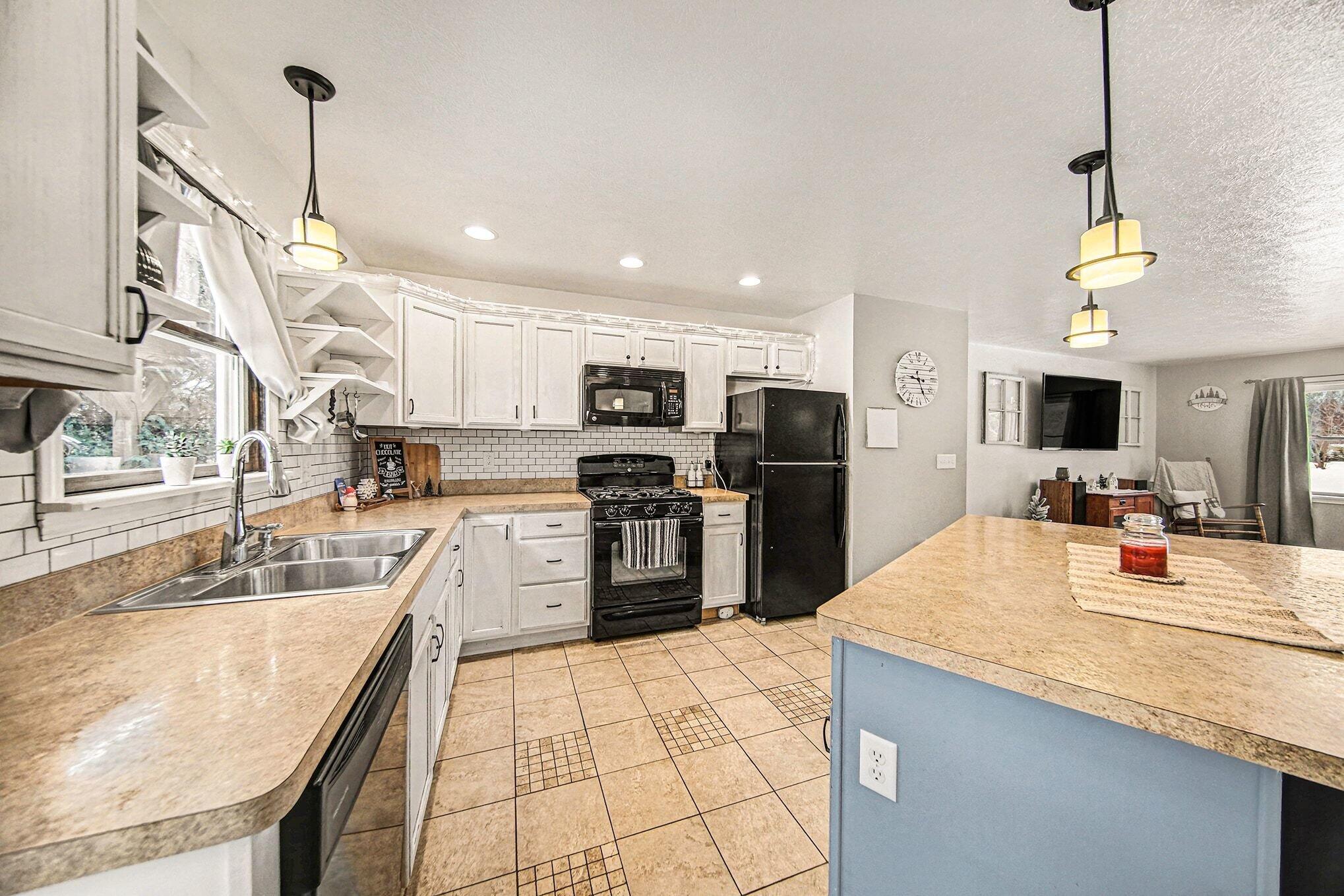 4387 East Berry Road Pleasant Lake, MI 49272 - Photo 11 of 31 10