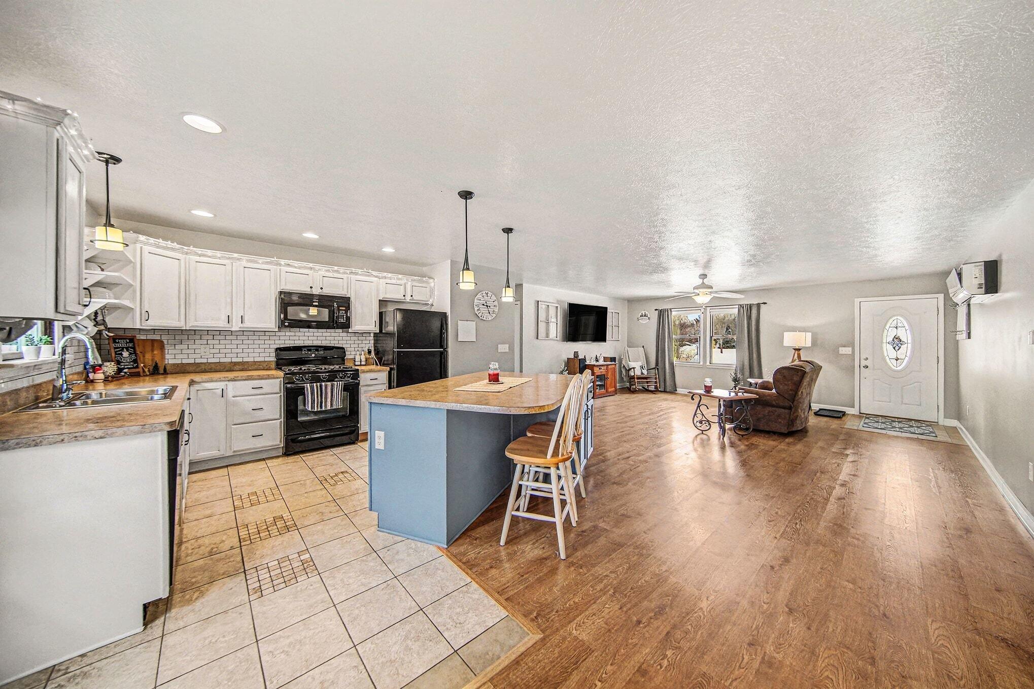 4387 East Berry Road Pleasant Lake, MI 49272 - Photo 12 of 31 11