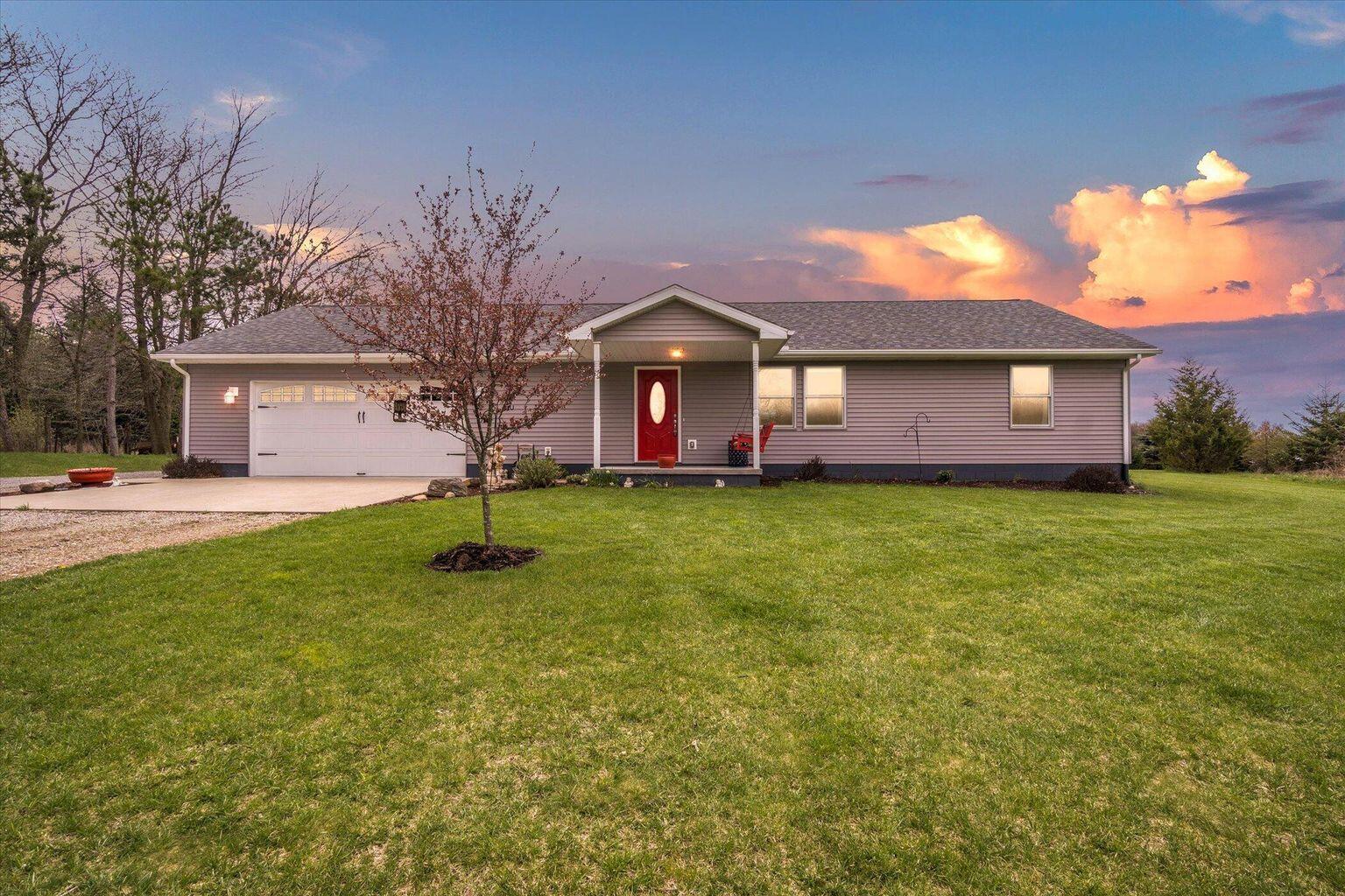 4387 East Berry Road Pleasant Lake, MI 49272 - Photo 4 of 31 BerryMainwithgrass