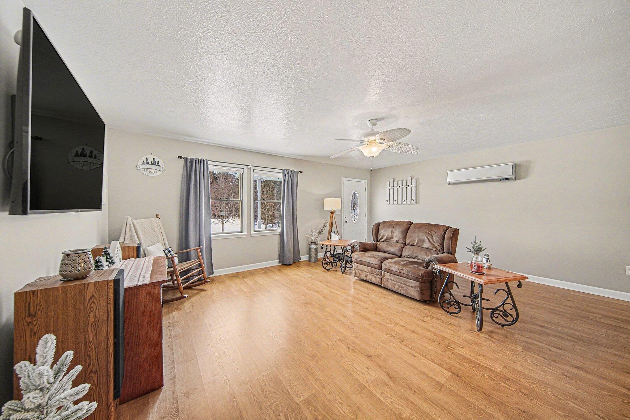 4387 East Berry Road Pleasant Lake, MI 49272 - Photo 7 of 31 6