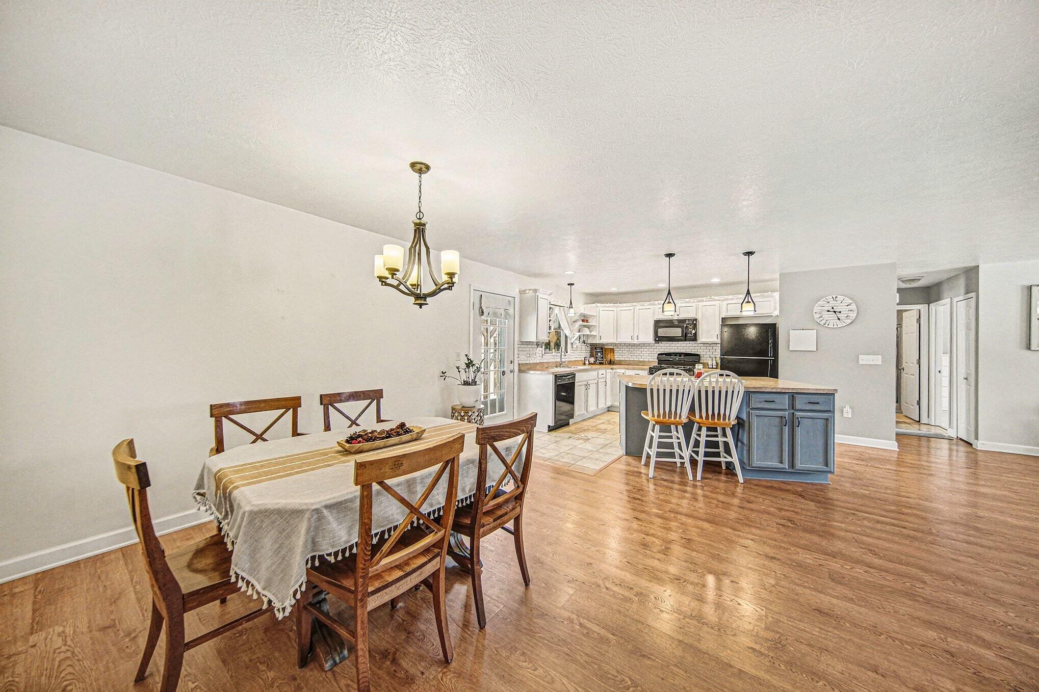 4387 East Berry Road Pleasant Lake, MI 49272 - Photo 8 of 31 7