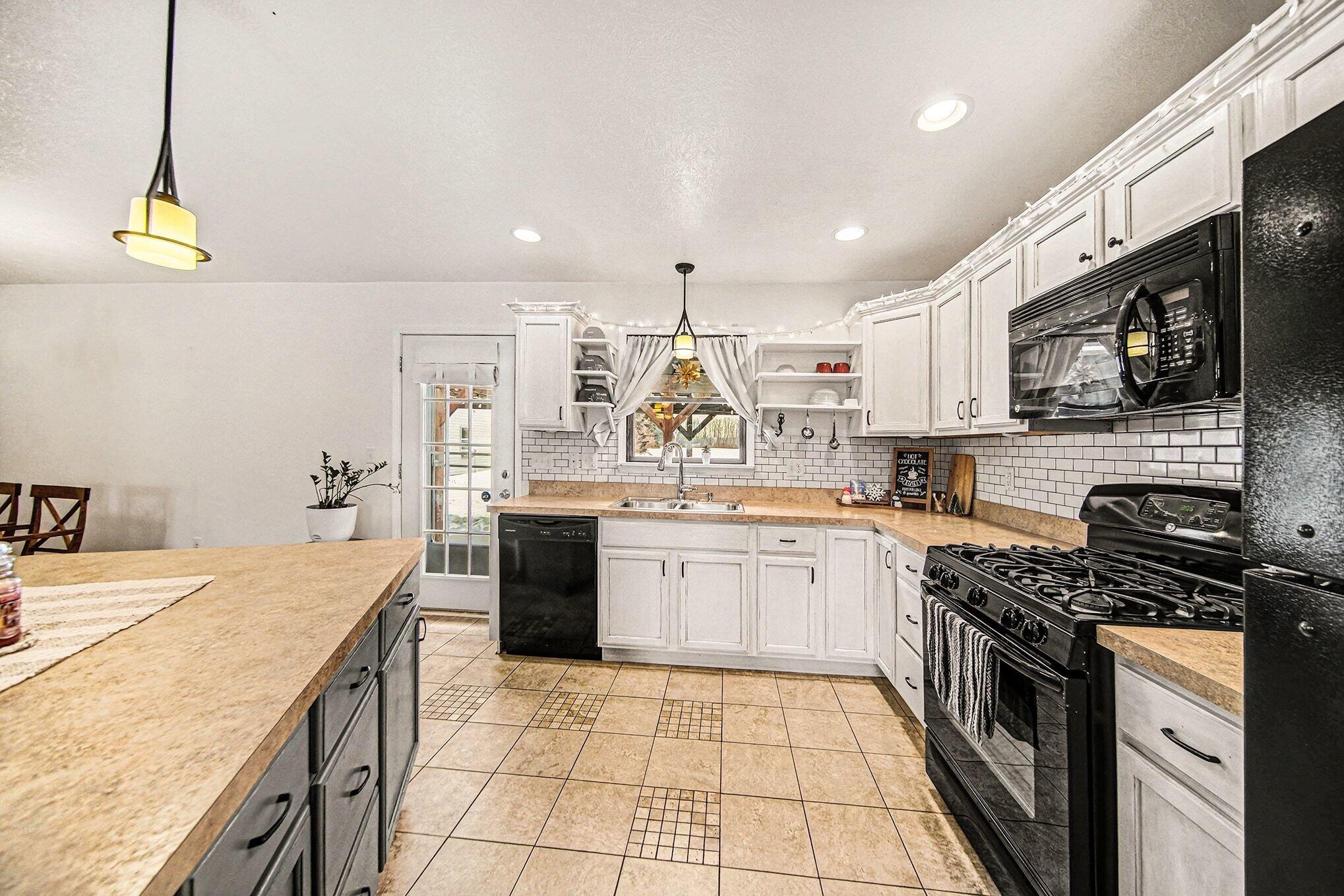 4387 East Berry Road Pleasant Lake, MI 49272 - Photo 10 of 31 9