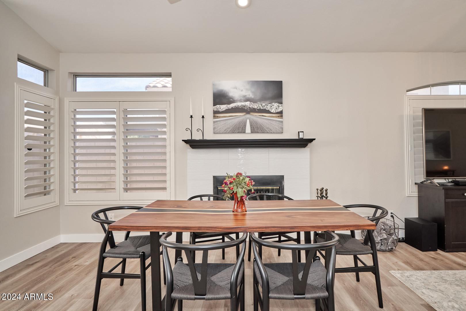 178 West El Freda Road Tempe, AZ 85284 - Photo 16 of 47 Dining Area