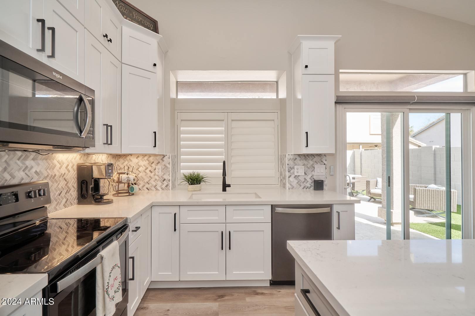 178 West El Freda Road Tempe, AZ 85284 - Photo 18 of 47 Kitchen2
