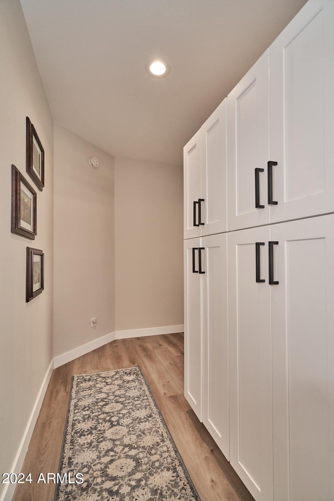 178 West El Freda Road Tempe, AZ 85284 - Photo 21 of 47 Primary Bedroom Entry