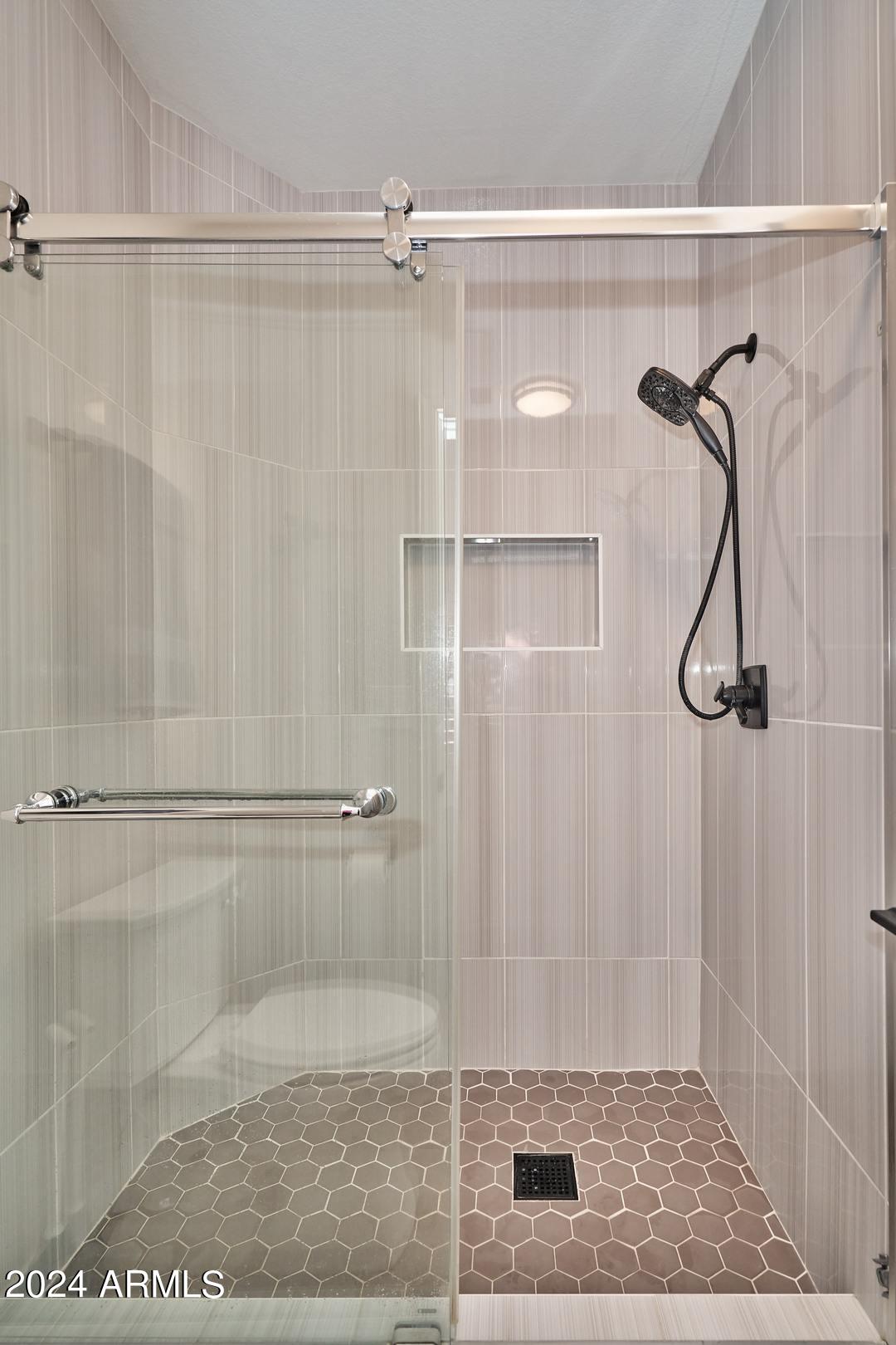178 West El Freda Road Tempe, AZ 85284 - Photo 24 of 47 Primary Bath-Shower