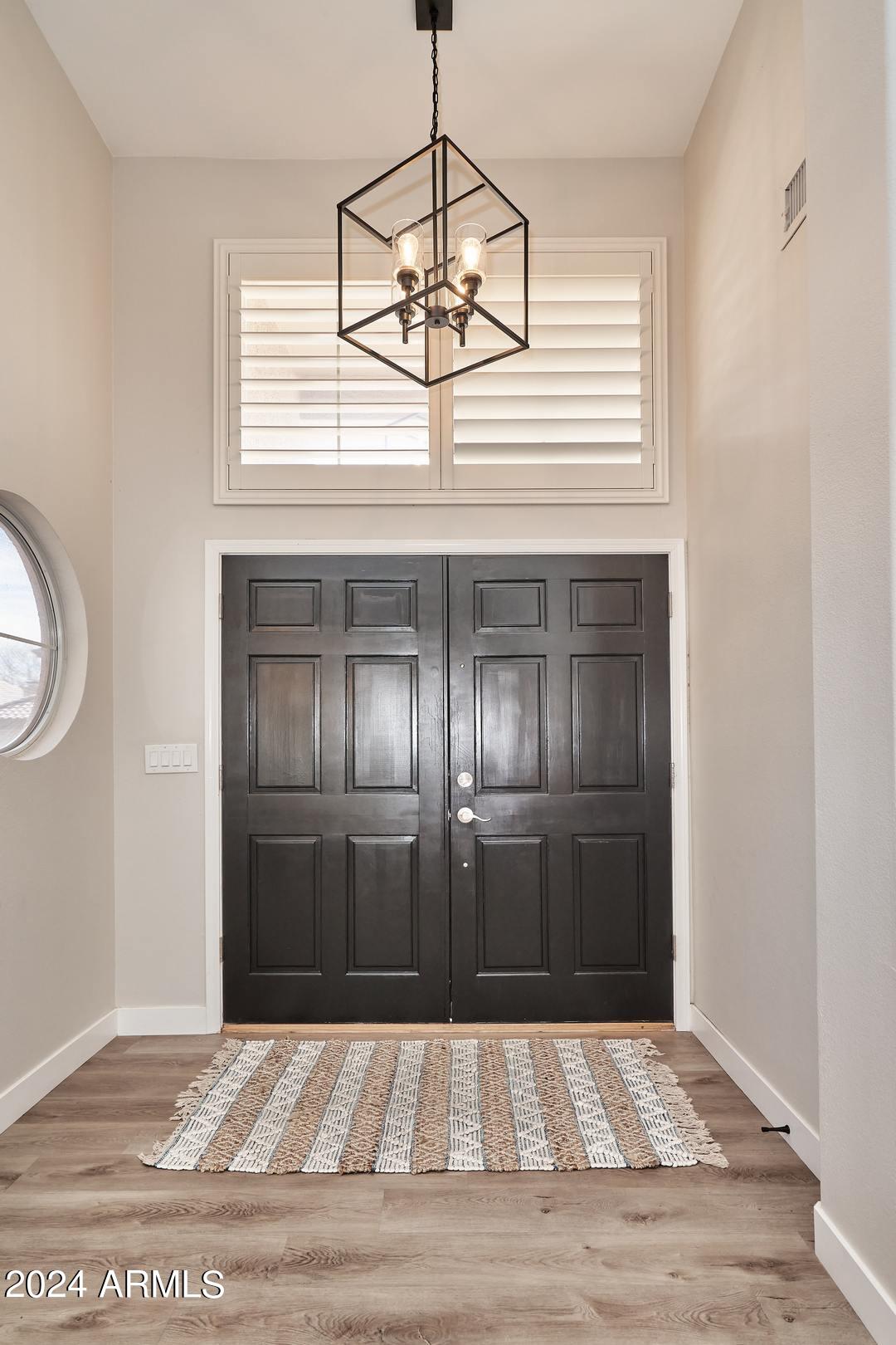 178 West El Freda Road Tempe, AZ 85284 - Photo 8 of 47 Foyer