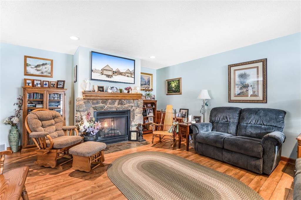 128 Abbey Road New Castle, PA 16105 - Photo 3 of 14