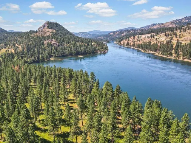 $1,110,000 | 3850 North N Highway, Northport, WA 99157