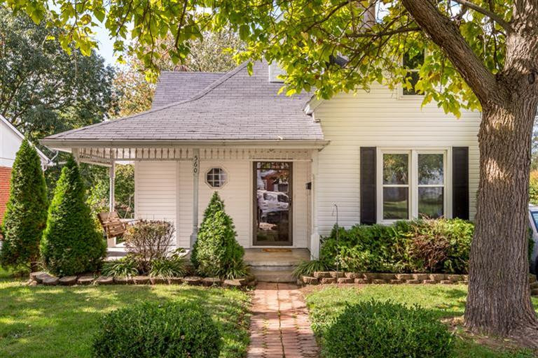 560 Walnut Street Georgetown, KY 40324 - Photo 1 of 15 Charming home with a great front porch.