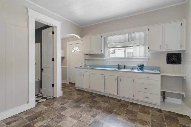 $68,000 | 209 South Whites Avenue, Marion, IN 46952