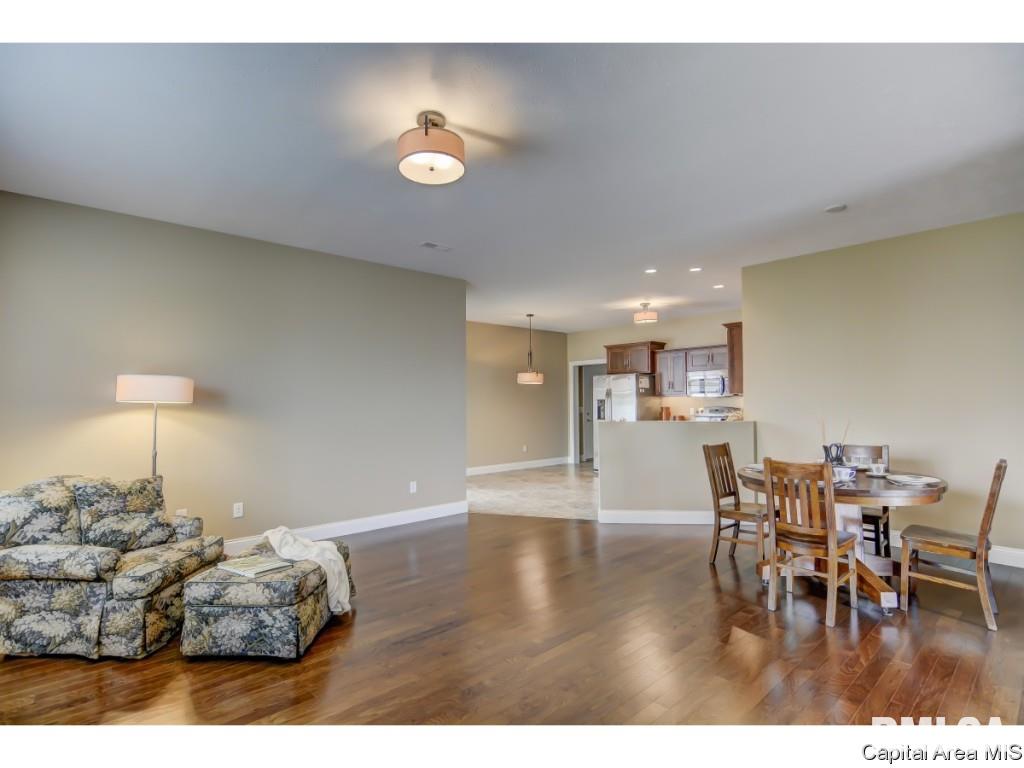 3424 Pinyon Drive Springfield, IL 62711 - Photo 2 of 24 Gallery Image 2