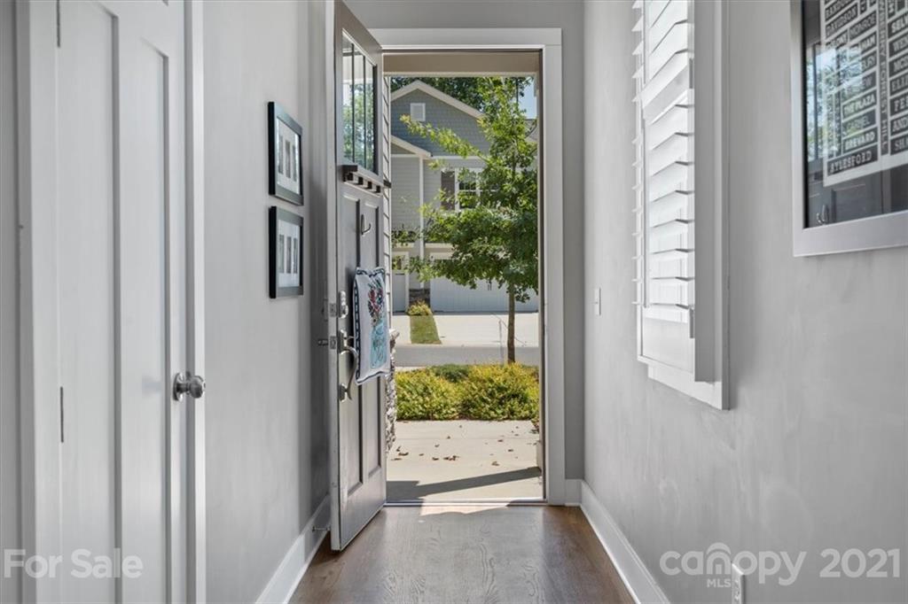 5212 Valley Stream Road Charlotte, NC 28209 - Photo 4 of 25 Gallery Image 4