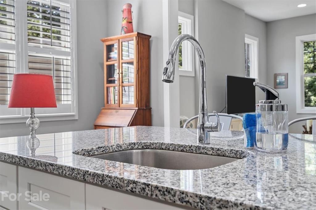 5212 Valley Stream Road Charlotte, NC 28209 - Photo 7 of 25 Gallery Image 7