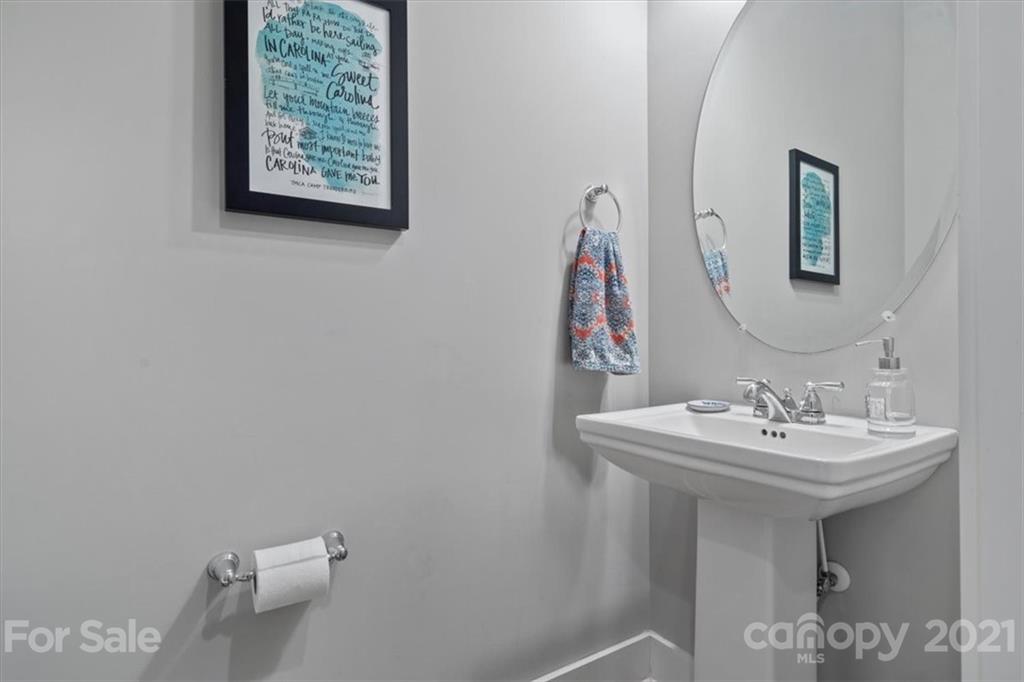 5212 Valley Stream Road Charlotte, NC 28209 - Photo 10 of 25 Gallery Image 10