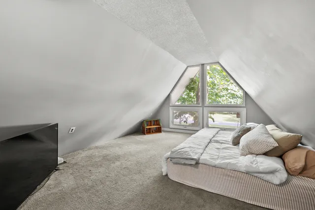 $269,900 | 1900 Derfla Drive, St. Joseph, MI 49085