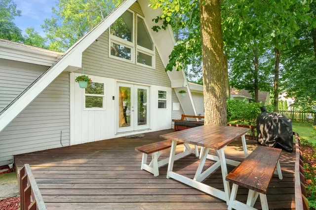 $269,900 | 1900 Derfla Drive, St. Joseph, MI 49085