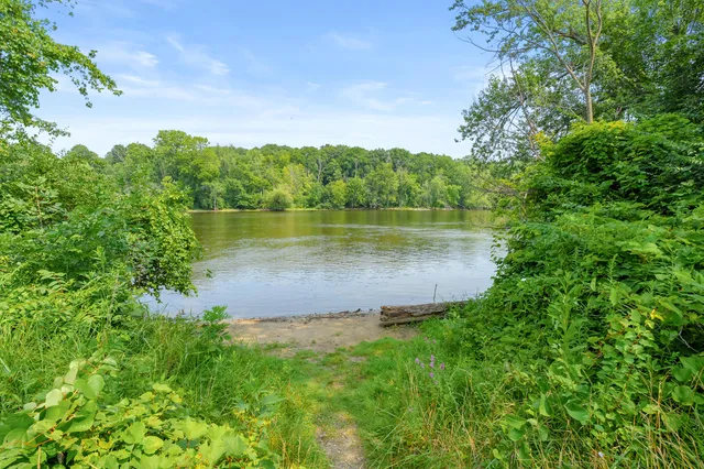 $269,900 | 1900 Derfla Drive, St. Joseph, MI 49085