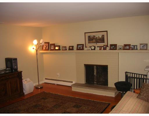 84 Linden Road Seekonk, MA 02771 - Photo 2 of 6 a living room with furniture