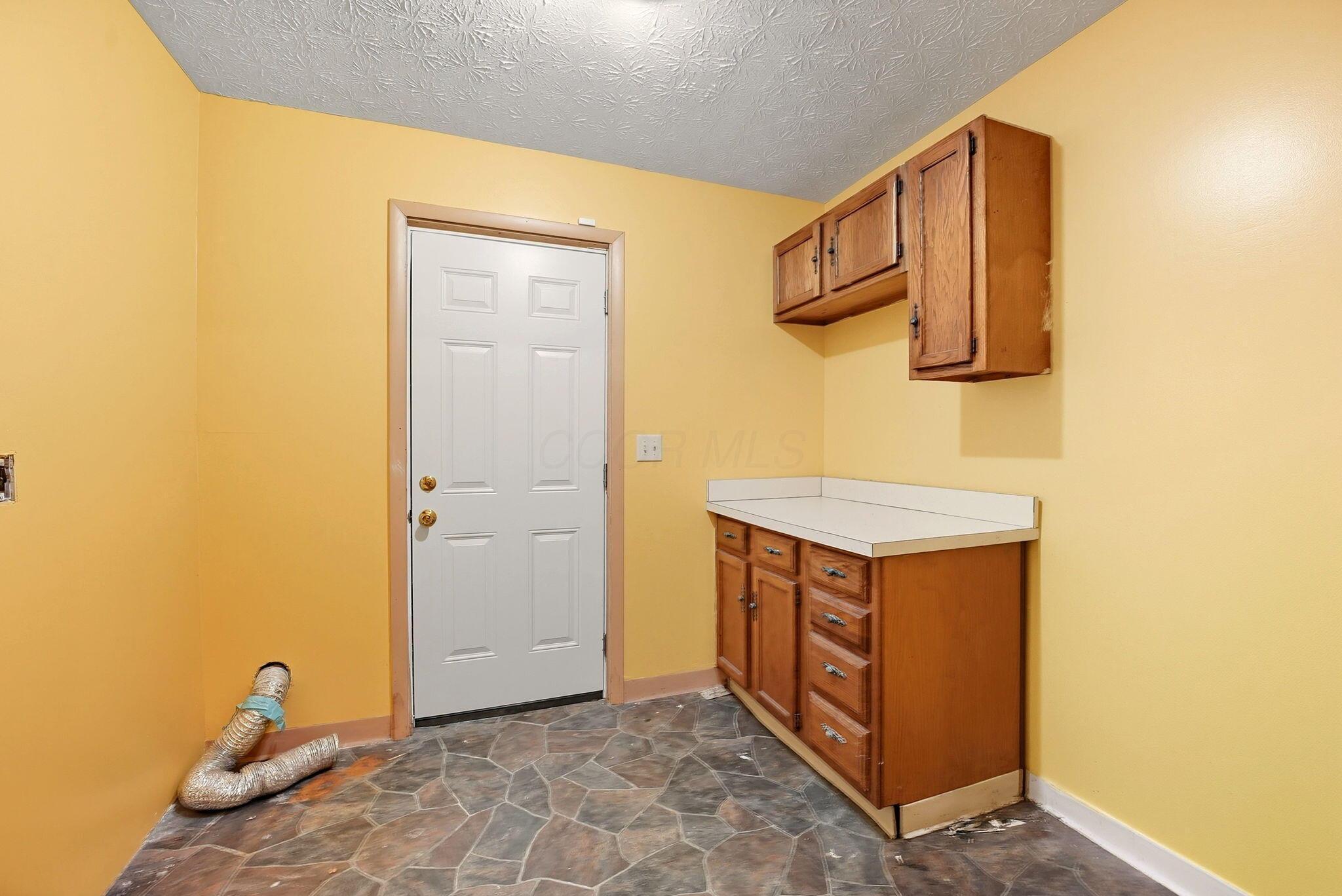 1634 South James Road Columbus, OH 43227 - Photo 19 of 25 19-web-or-mls-1634-s-james-rd